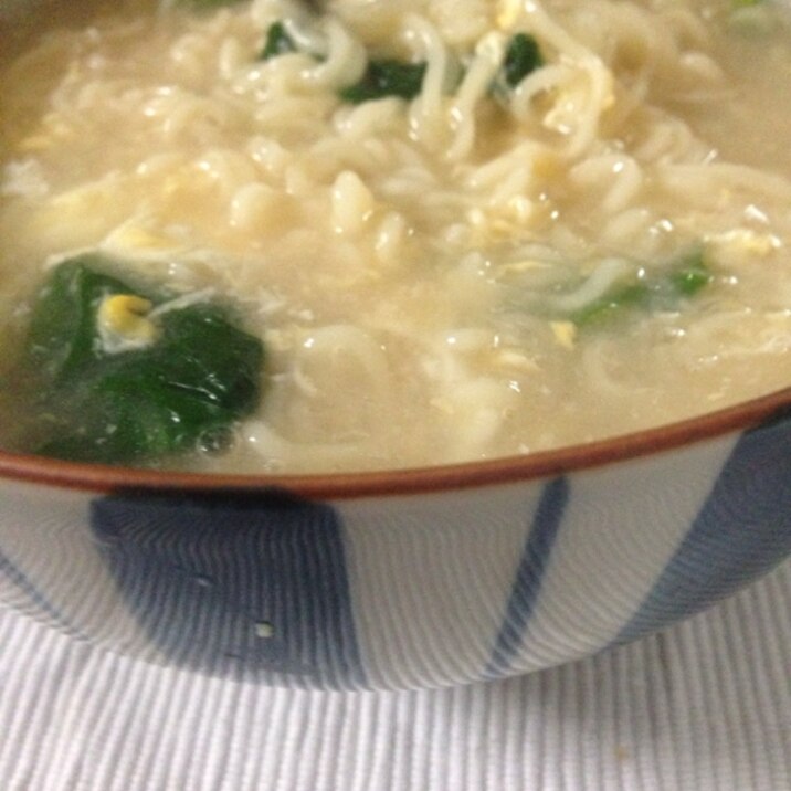 自家製小松菜で市販とんこつラーメン(*^^*)☆